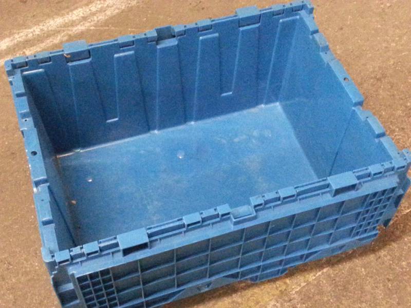lot 1220 image: Light Blue 22 X 16 X 10 Deep Heavy commercial grade dual stackable Tote with interlocking flap lid
