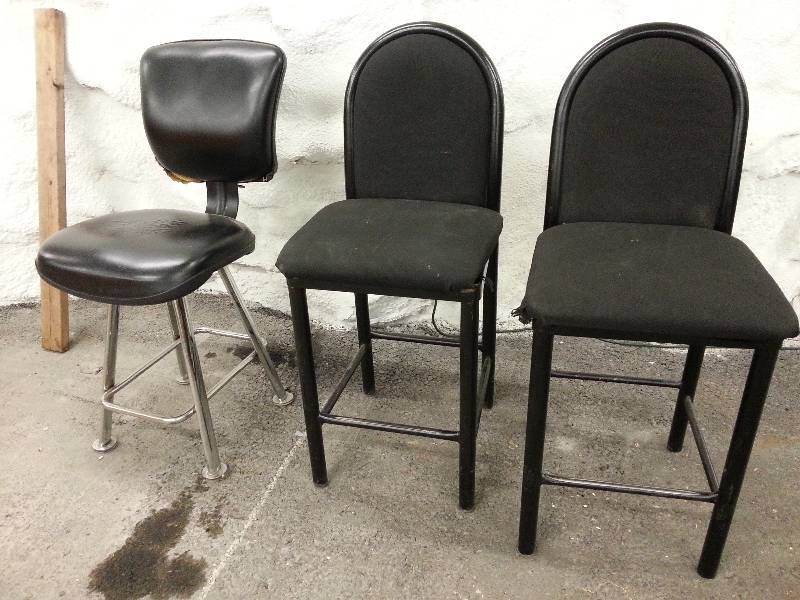 lot 1272 image: 3 humble bar stools.  All could use some repair but have great chassis.  Make a nice deal here One does swivle