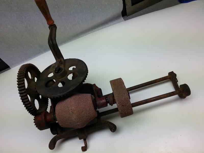 lot 1280 image: Antique or Vintage as we like that word now.  Were going to call this a real Bench Grinder Hand powered and with 2 coarse stones.