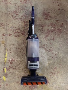 lot 90015 image: Shark DuoClean with Zero-M Self-Cleaning Brushroll Lift-Away Pro Upright Vacuum