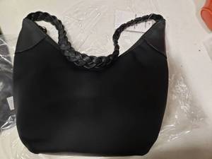 lot 1742 image: The Sak Black Purse