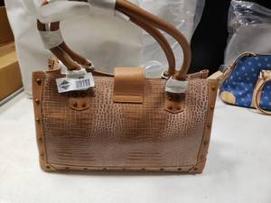 lot 1749 image: Leather Charlie Lapson Handbag