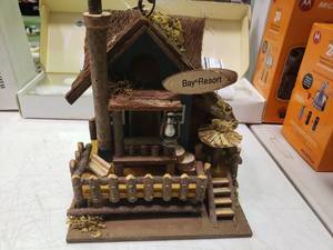 lot 1825 image: Bay Resort Birdhouse