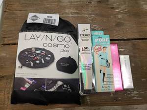 lot 1848 image: Lot of 4 Pieces of Makeup with LaynGo Cosmo Plus Bag