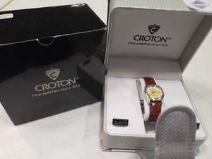 lot 1877 image: Womens Croton Watch