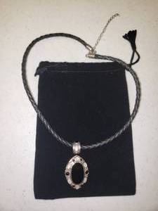 lot 1882 image: Womens Pendant Necklace