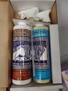 lot 1762 image: Lot of 2 Bottles of Buffalo Mike Automotive Polishing Products