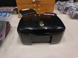 lot 1808 image: The Jewel Kit Expandable Large Case