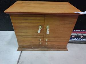 lot 1811 image: Wooden Jewelry Box -- Contents NOT Include