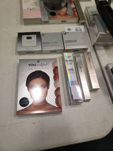 lot 2404 image: Lot of 7 Cosmetic Products