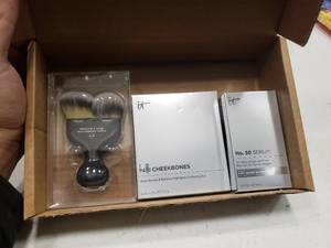 lot 2376 image: It hello Cheekbones, No. 50 Serum and Heavenly Luxe no. 19