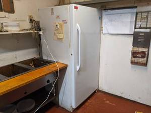 lot 3254 image: Frigidaire Freezer