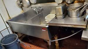 lot 3271 image: 2 Bay Stainless Sink