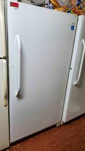 lot 3278 image: Frigidaire Freezer FFFH17F2QWA