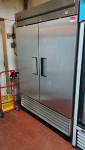 lot 3280 image: True Refrigerator T-49