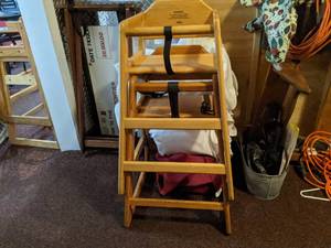 lot 3304 image: (2) Highchairs