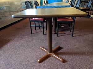 lot 3322 image: Table