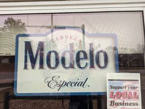 lot 3323 image: Modelo Sign, Does Not Light Up