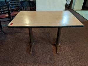 lot 3340 image: Table