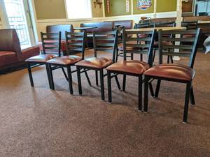 lot 3344 image: (5) Chairs