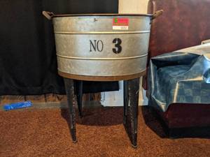 lot 3352 image: Tin Ice Bin