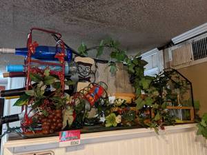 lot 3362 image: Wine Decor