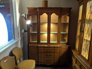 lot 3364 image: Hutch With Removable Top Portion, Buyer Responsible For Removal