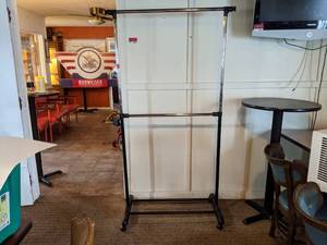 lot 3392 image: Coat Rack