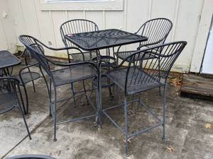 lot 3425 image: Patio Table With Four Chairs