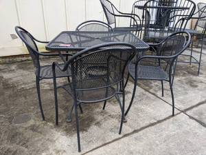 lot 3430 image: Table With Four Chairs