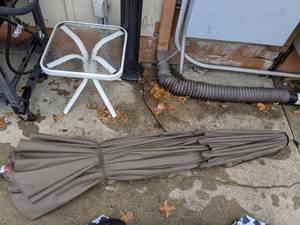 lot 3443 image: (1) Outdoor Umbrella