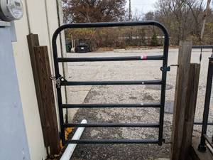 lot 3449 image: Gate, Buyer Responsible For Removal