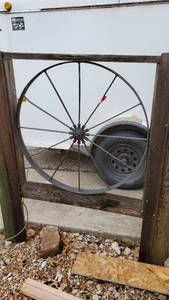 lot 3455 image: 36in Wagon Wheel