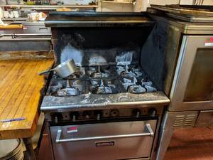 lot 3267 image: Tri-Star 6 Range Oven, Buyer Responsible For Removal