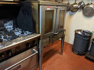 lot 3268 image: Oven, Buyer Responsible For Removal