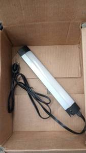 lot 34264 image: Good Earth Lighting LED Light