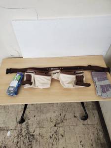 lot 39535 image: Lot of Work Gloves and Tool Belt