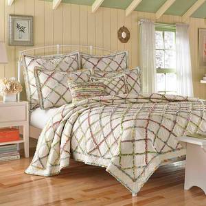 lot 3680 image: Laura Ashley Ruffled QueenFull Garden Quilt- Retail$123.49