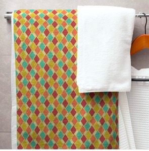 lot 3767 image: 2 Retro Diamonds Bath Towels- 30 x 60