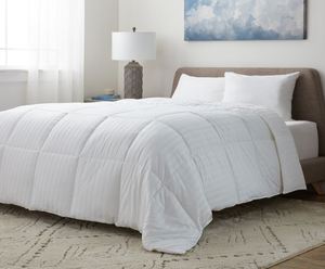 lot 3702 image: True Luxury Cotton Damask Striped Down Alternative Comforter King- Retail$148.02
