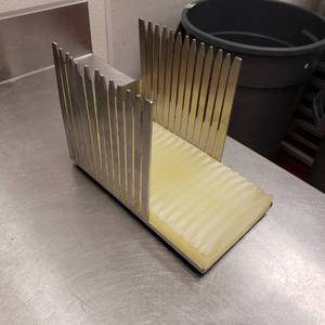 lot 9016 image: Stainless product cutterdivider