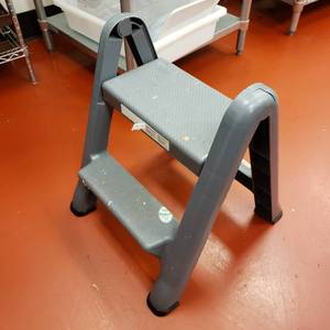 lot 9024 image: step stool
