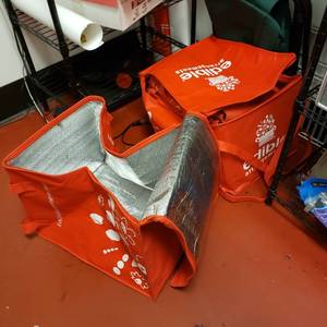 lot 9056 image: (7) insulated delivery bags
