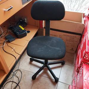 lot 9068 image: chair