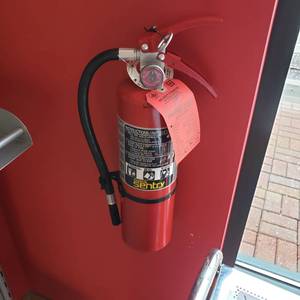 lot 9071 image: fire extinguisher