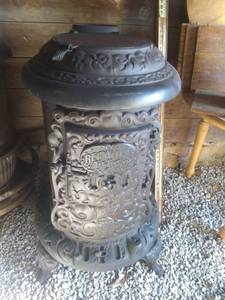 lot 3909 image: Beckwiths Air-Light Cast Iron Wood Burning Stove