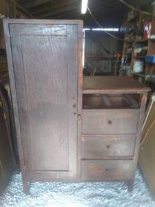 lot 3913 image: Vintage Wardrobe Dresser