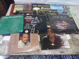 lot 3922 image: Lot of 13 Vintage Vinyl Albums