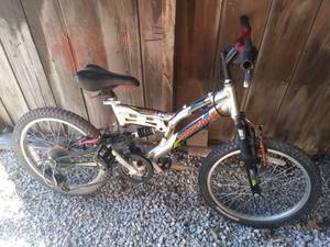 lot 3929 image: 7 Speed Bicycle
