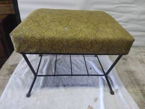lot 3931 image: Vintage Foot Stool